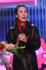 高清组图：田震《笑林盛典》复出 坦言生病很后怕