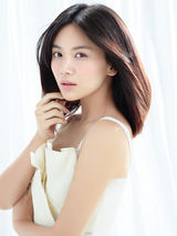 组图：曹曦文白裙动人 显清新自然美