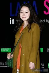 组图：南圭丽李载允等出席《LANASUTRA》展示会