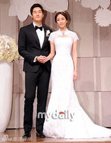 组图：韩国明星情侣刘志泰金孝珍婚礼新闻发布会