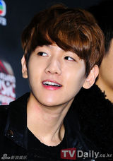 组图：韩团EXO出席2012MAMA颁奖礼记者会