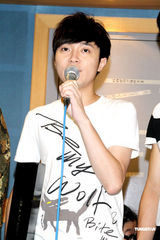 图集：苏打绿巡回个唱彩排 主唱青峰及团员全情投入