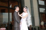 组图：香港艺人李璨琛举行结婚注册仪式