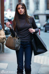 组图：巴西国脚卡卡妻子卡罗琳-赛莉科