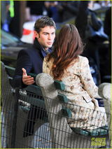 组图：《绯闻女孩》莉顿克劳福德谈心