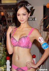 组图：香港话题混血模特Jessica C百张性感美图