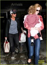 组图：妮可基德曼全家温馨 两个女儿美丽可爱