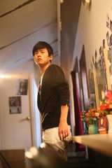 高清组图：张杰郑爽亲密拍MV 一起《看月亮爬上来》