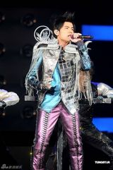 周杰伦演唱会与脱衣舞娘热舞 气氛异常火爆(图)