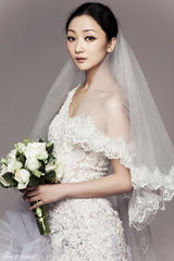 组图：张瑶写真婚纱造型 情人节期待与有缘人共渡