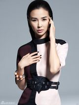 组图：姚星彤时尚写真展现干练气质