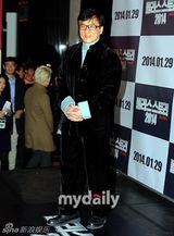 组图：成龙首尔出席《警察故事2013》韩国首映