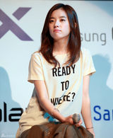 高清图：韩星张根硕韩孝珠等出席活动 休闲装扮亮相