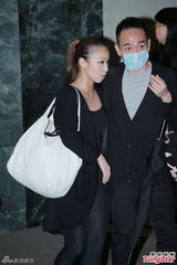 组图：女歌手陈僖仪丧礼 薛凯琪黄柏高哀伤送别