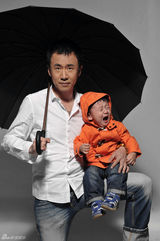 组图：《北漂鱼》姜峰亲子写真演绎绝世好爸