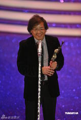 幻灯：香港金像奖现场 《岁月神偷》获最佳编剧奖