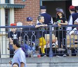 高清组图：贝克汉姆带三个儿子迪斯尼乐园游玩