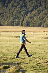 高清组图：玄彬新西兰拍广告展运动型男魅力