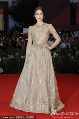 组图：《危险方法》首映 奈特丽复古纱裙清丽亮相