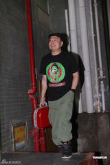 组图：曾志伟生日会指定穿校服 成龙刘嘉玲祝贺