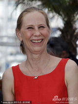 高清：《勒阿弗尔》见面会 老影后卡蒂红裙耀眼