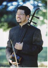 组图：胡琴大师许可将开音乐会 与西方弦乐合奏