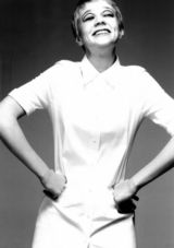 幻灯图集：现代“赫本”凯瑞-穆里根黑白写真 