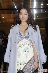 组图：舒淇大方露酥胸 朴信惠深V爆乳很有料