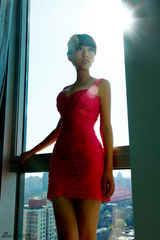 组图：墨霏最新宣传照曝光 爆乳秀腿神情慵懒