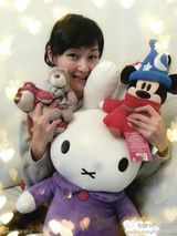 组图：43岁万绮雯容颜不老似花季少女