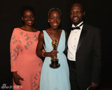 组图：评奥斯卡辣妈 小李母子超像莱托妈妈惊艳