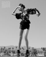 组图：佐伊-索尔达娜登杂志 黑白写真韵味足