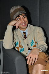 组图：陈柏霖帅气受访 《观音山》影射复杂青春