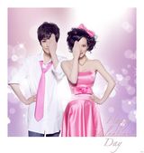 组图：唐于鸿写真一人演绎情侣档 发表幸福宣言