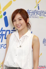 组图：阿Sa(蔡卓妍)享受两人世界 想生子怕自然分娩