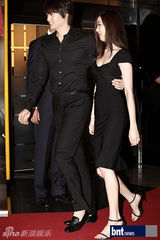 组图：韩片《钱的味道》首映 朴信惠允浩等助阵