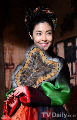 组图：韩星池珍熙宋昌义等出席《大风水》现场公开