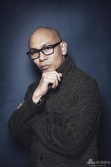 组图：吴彦祖张家辉《魔警》拍写真展型男风范