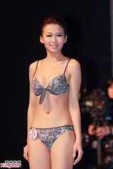 组图：中国小姐香港区三甲出炉现场颁奖