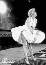 组图：玛丽莲-梦露手捂白裙娇羞带笑招牌动作