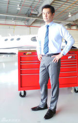 组图：连凯四度合作金牌导演 海外拍摄广告大片