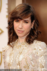 组图：《蓝色茉莉》女配莎莉-霍金斯媚眼盯镜头