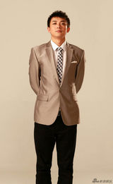 组图：《爱情公寓3》悲催律师李佳航定妆照