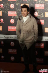 组图：关之琳张柏芝红毯比拼 李敏镐帅气亮相