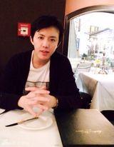 组图：众星欢乐拜大年 森碟可爱林依晨异国祝福