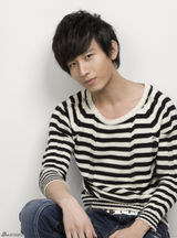 组图：成毅写真阳光轻松活力十足