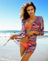 组图：C罗女友伊莲娜比基尼性感抖腰魅惑迷人