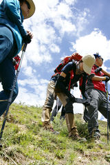 组图：胡歌领队行走的力量拓展 董洁低调现身