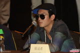 组图：陈冠希将开唱出碟 记者问封杀被请出场