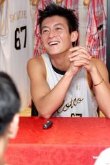 高清：陈冠希澄清分手传闻 新专辑将有新歌送女友